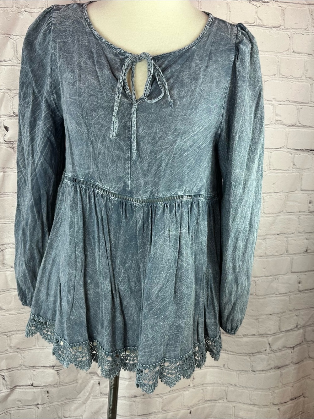 Altar'd State Washed Denim-Blue Peasant Tunic women XS boho Crochet western